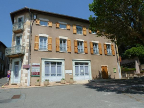 Гостиница Les Gîtes de La Fontaine  Жуллье